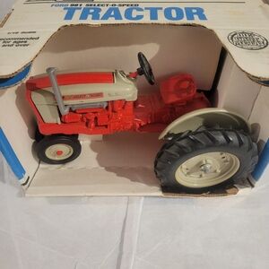 Ertl Ford 981 Select-O-Speed Tractor 1/16 Scale 1988